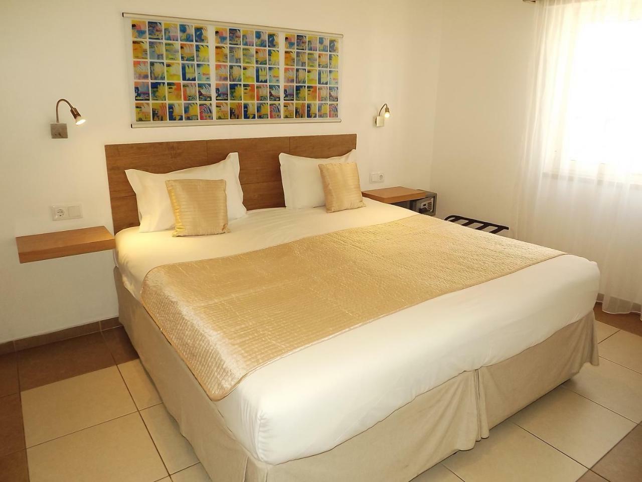 Hotel Mar Azul Lagos Exterior foto