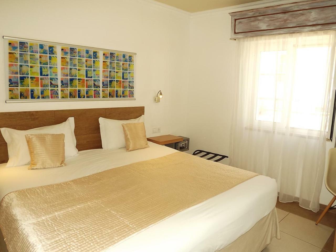 Hotel Mar Azul Lagos Exterior foto